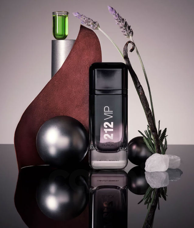 Imagen de Carolina Herrera 212 Vip Black  Perfume de Hombre 200 ml