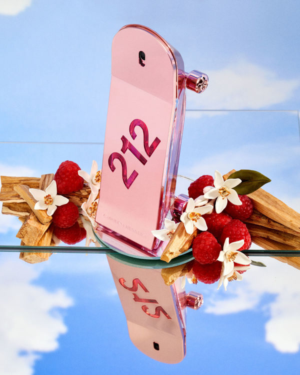 Imagen de Carolina Herrera Estuche 212 Heroes Perfume de Mujer 80 ml + Loción Corporal 100 ml